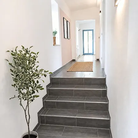 Haus Im Gruenen L Hot Tub L Aktivcard Inklusive 度假居 雷根
